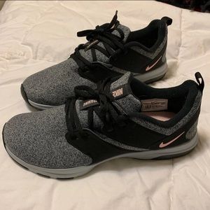 Size 6 1/2 Nike training shoes